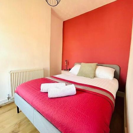 Elegant House In Stratford Apartment London Exterior photo